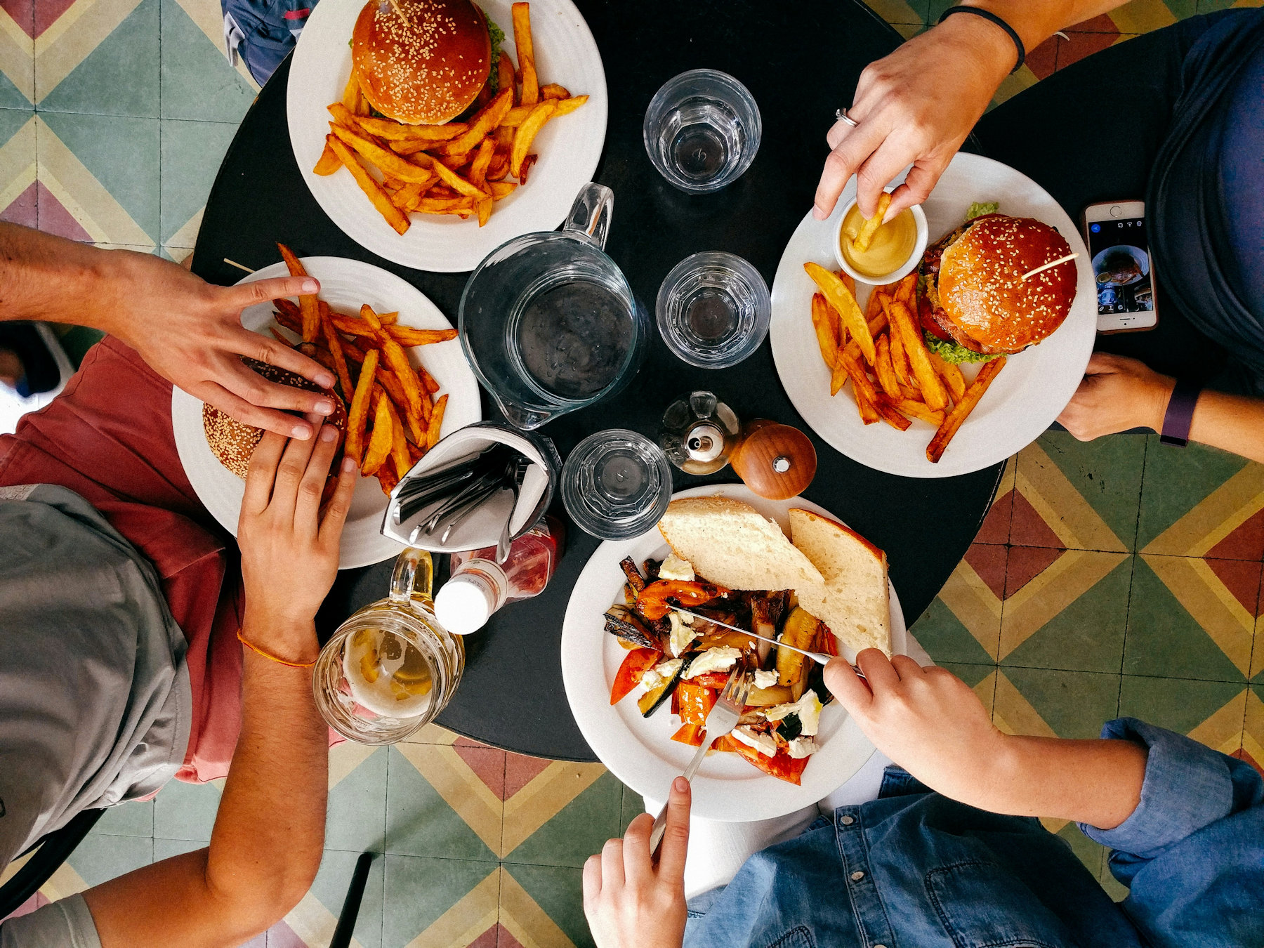 5 Reasons to Choose Takeaway Over Dining Out